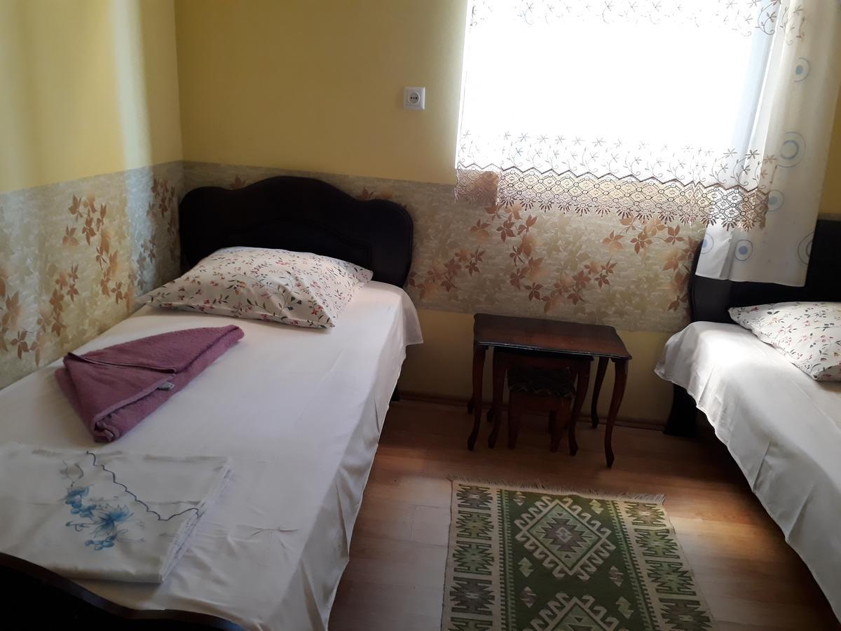 Guest House Nino Batumi Exteriér fotografie