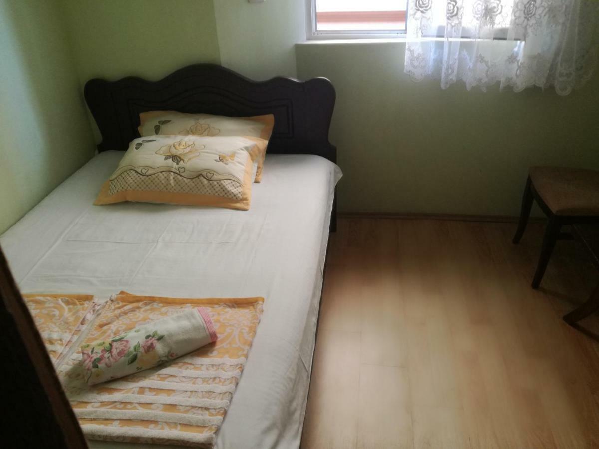 Guest House Nino Batumi Exteriér fotografie